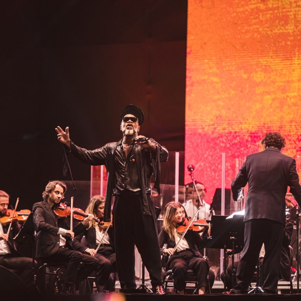 Carlinhos Brown e Orquestra Ouro Preto | Créditos: Rapha Garcia